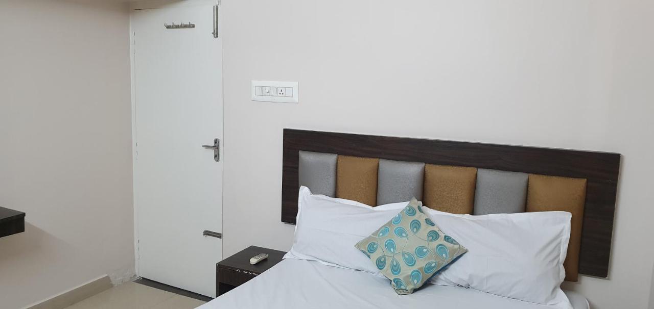Modern Villa Chennai Exterior foto